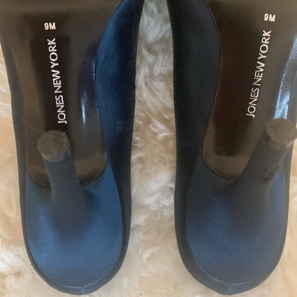 Jones New York Heels - Picture 6 of 9